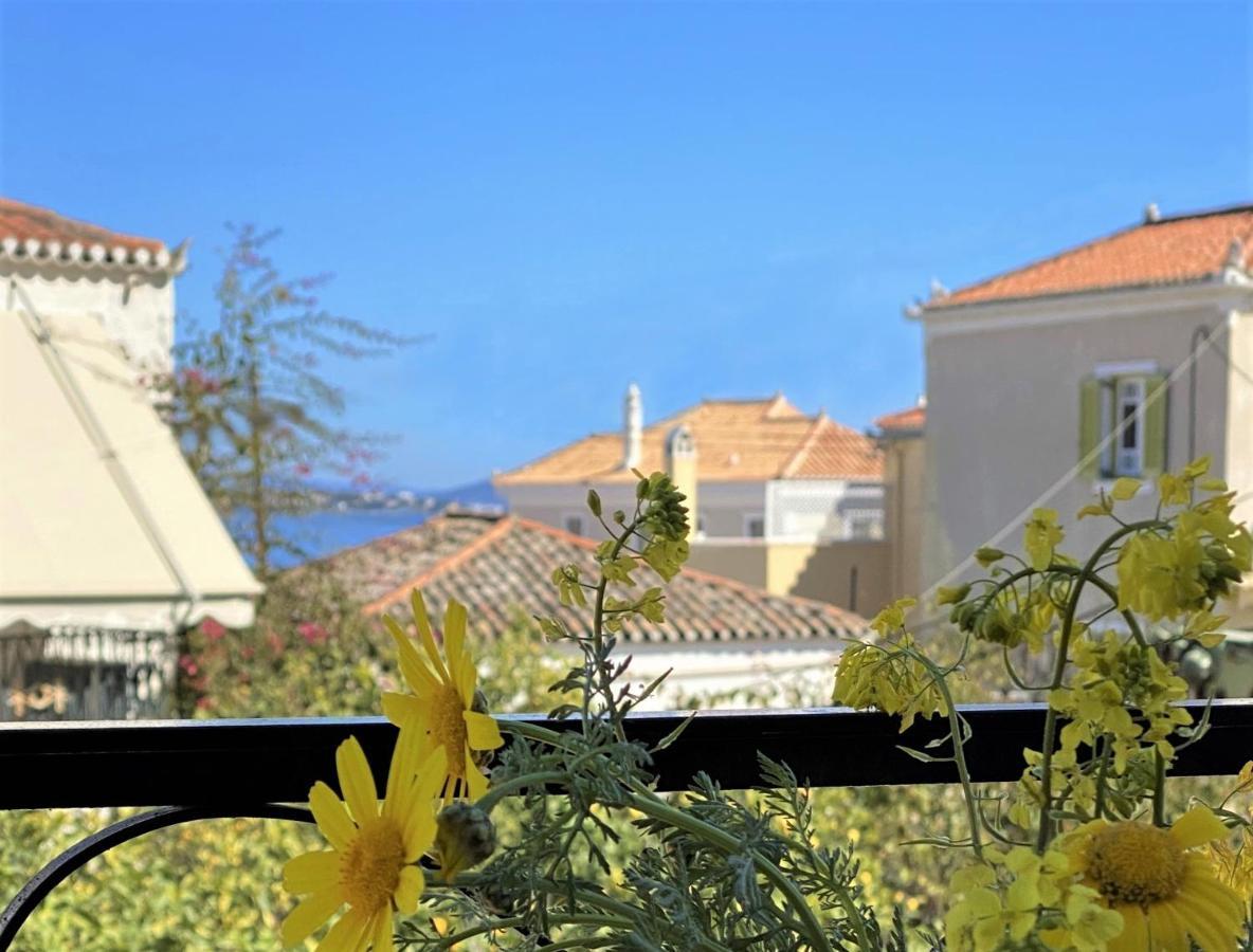 Summer House In Spetses Exterior photo